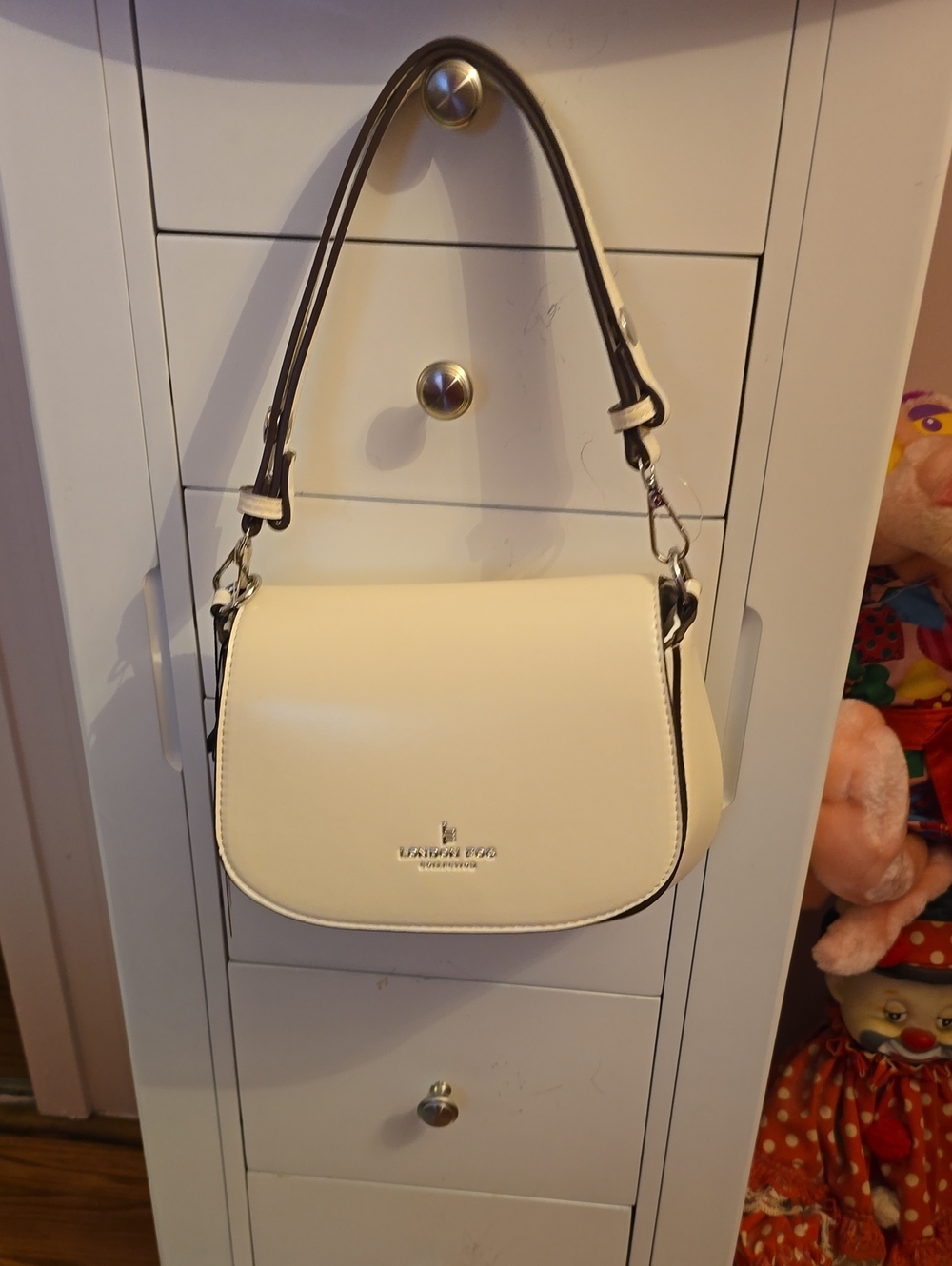 LONDON FOG NWT Cream Leather Shoulder Bag with Top Handle SUPPER CUTE .